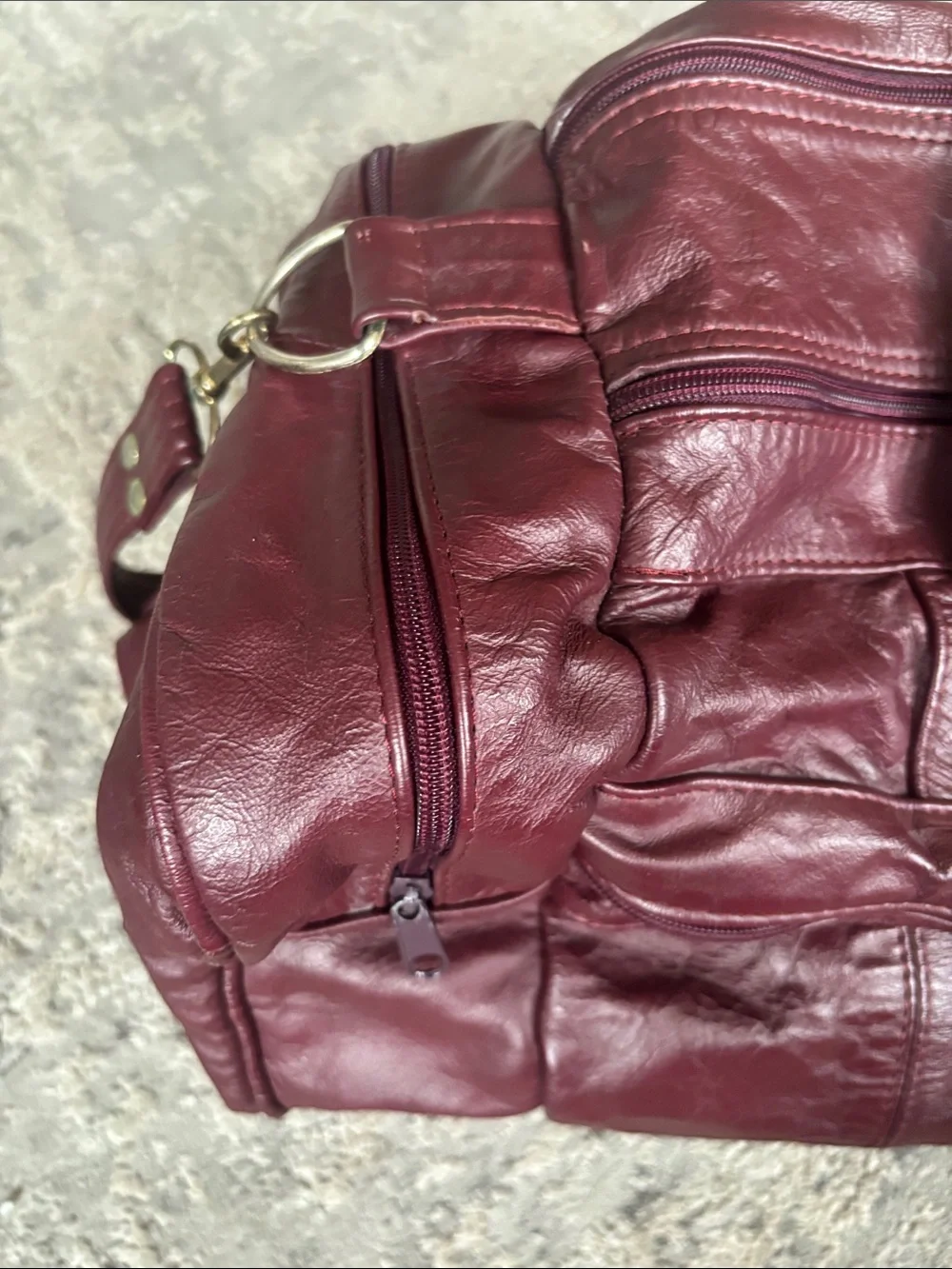 Vintage Men's Leather Duffel Bag in Burgundy - Classic Travel Weekender